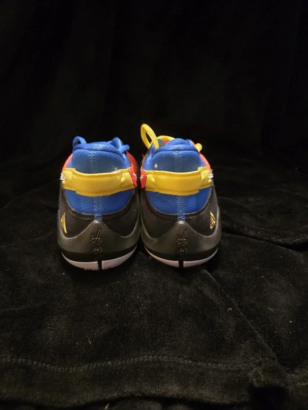 Nike Low-Top Basketball Shoes